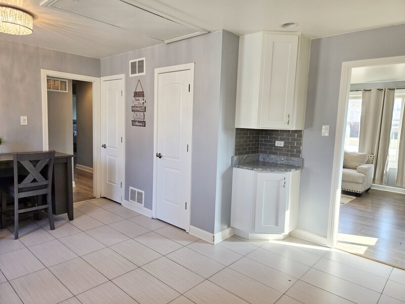 980 W Grant Drive Des Plaines IL 60016