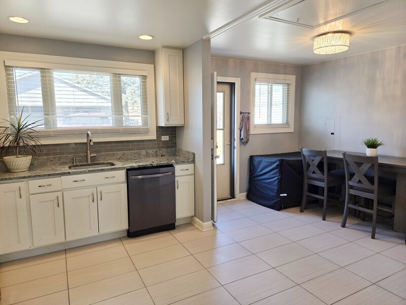 980 W Grant Drive Des Plaines IL 60016