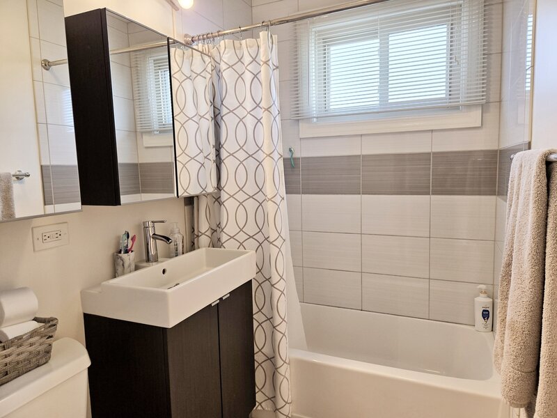 980 W Grant Drive Des Plaines IL 60016