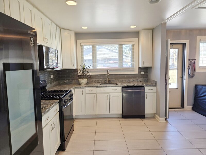 980 W Grant Drive Des Plaines IL 60016