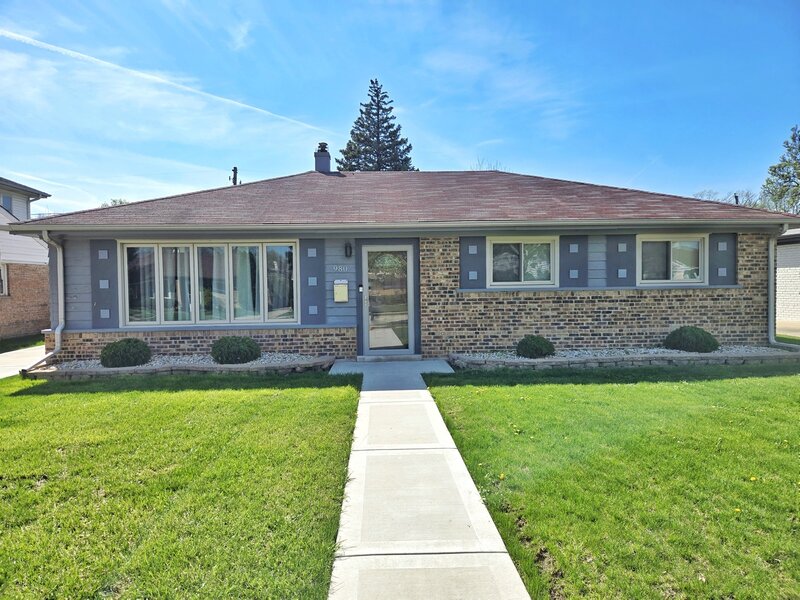 980 W Grant Drive Des Plaines IL 60016