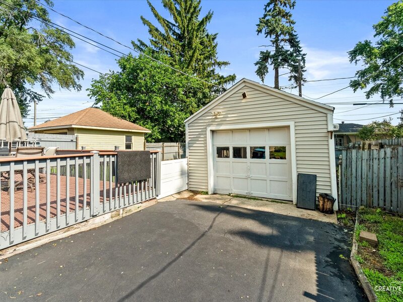 307 Lakelawn Boulevard Aurora IL 60506