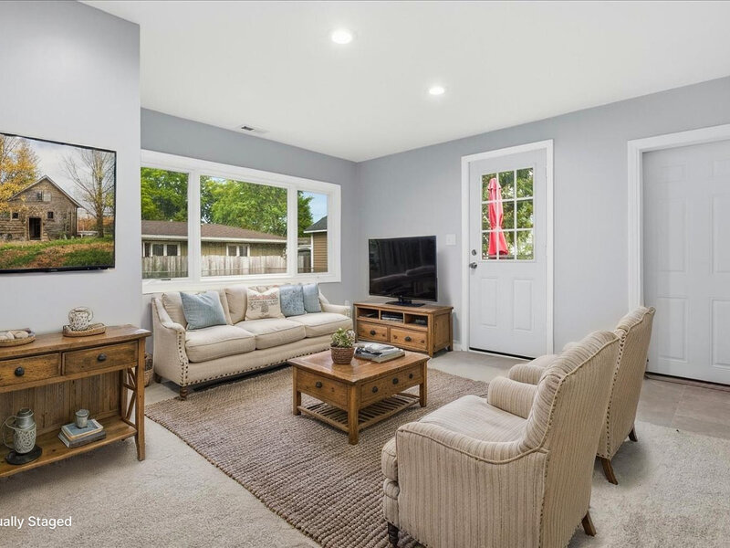 176 Lakeshore Drive Crystal Lake IL 60014
