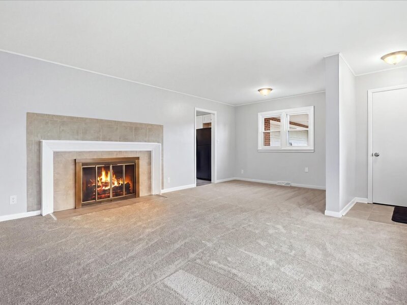 176 Lakeshore Drive Crystal Lake IL 60014