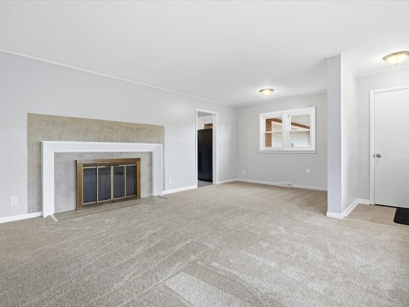 176 Lakeshore Drive Crystal Lake IL 60014