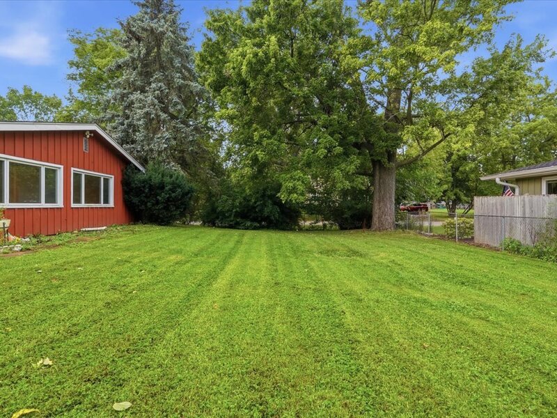 176 Lakeshore Drive Crystal Lake IL 60014
