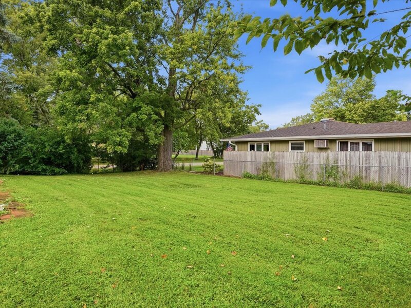 176 Lakeshore Drive Crystal Lake IL 60014