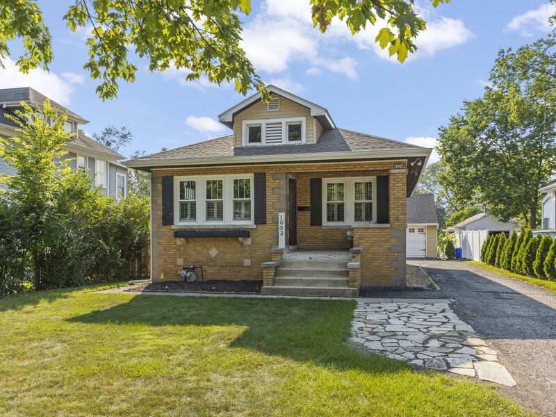 1002 N President Street Wheaton IL 60187