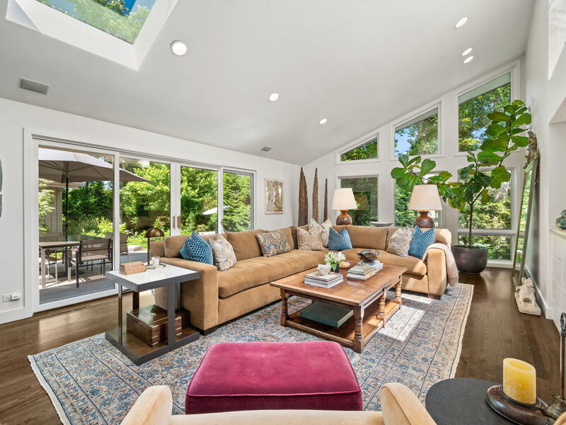 677 Driftwood Lane Northbrook IL 60062