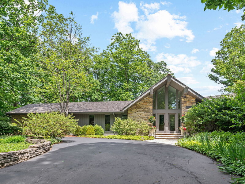 677 Driftwood Lane Northbrook IL 60062