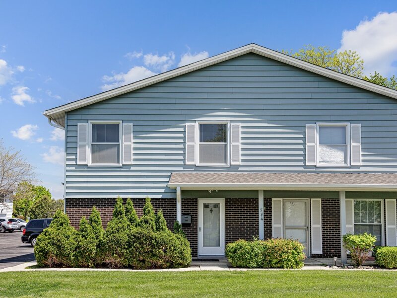 784 Leicester Road Elk Grove Village IL 60007
