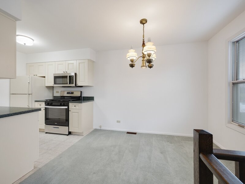 784 Leicester Road Elk Grove Village IL 60007