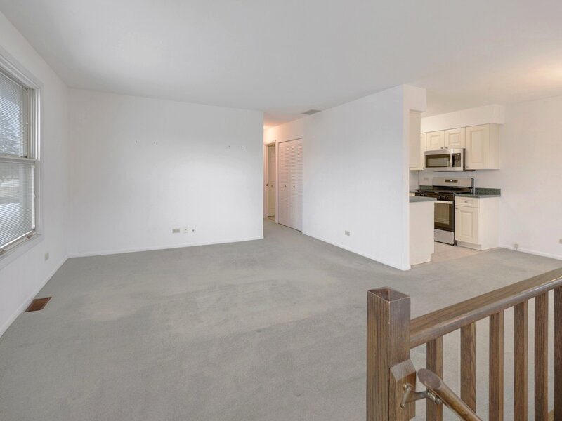 784 Leicester Road Elk Grove Village IL 60007
