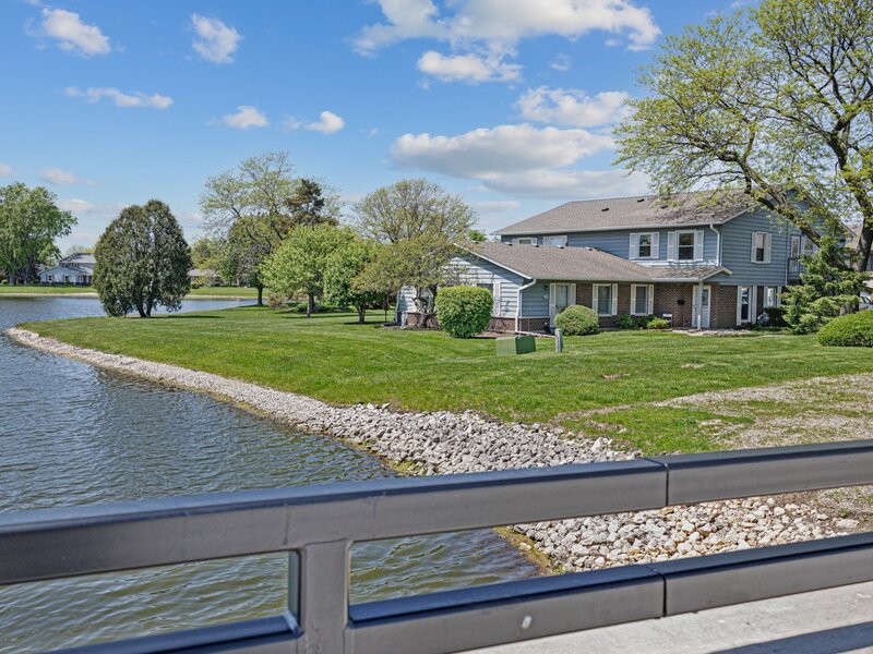 784 Leicester Road Elk Grove Village IL 60007