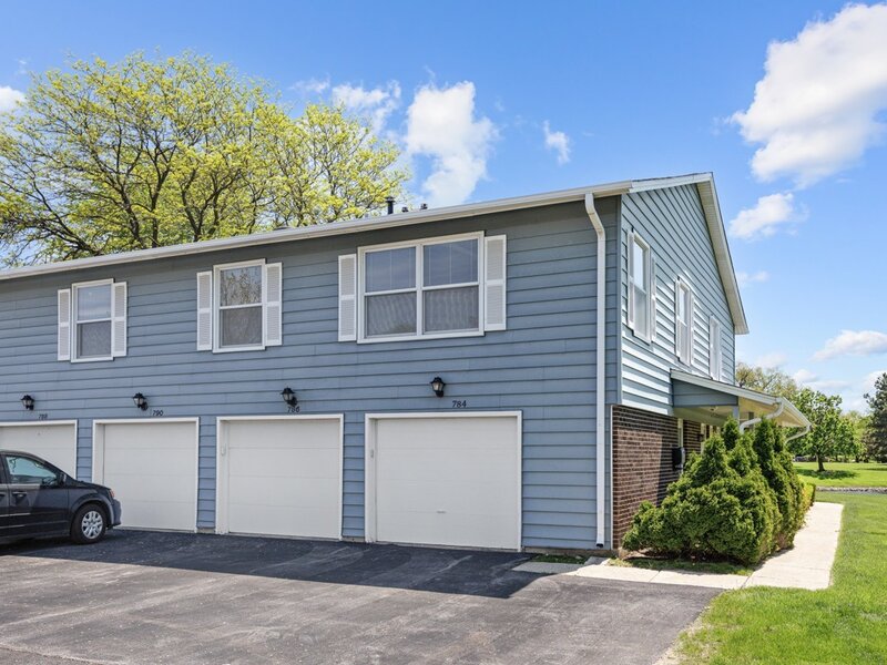 784 Leicester Road Elk Grove Village IL 60007