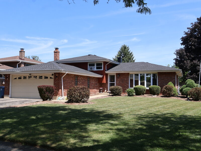 510 W Millns Court Addison IL 60101