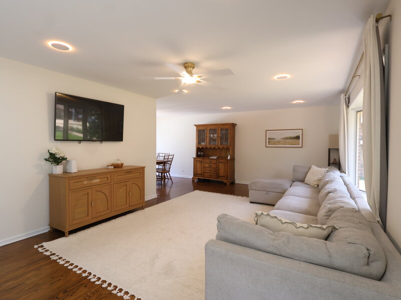 510 W Millns Court Addison IL 60101