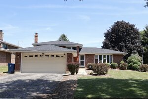 Photo of 510 W Millns Court Addison IL 60101