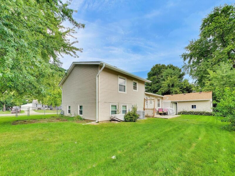 139 W Melody Lane Woodstock IL 60098
