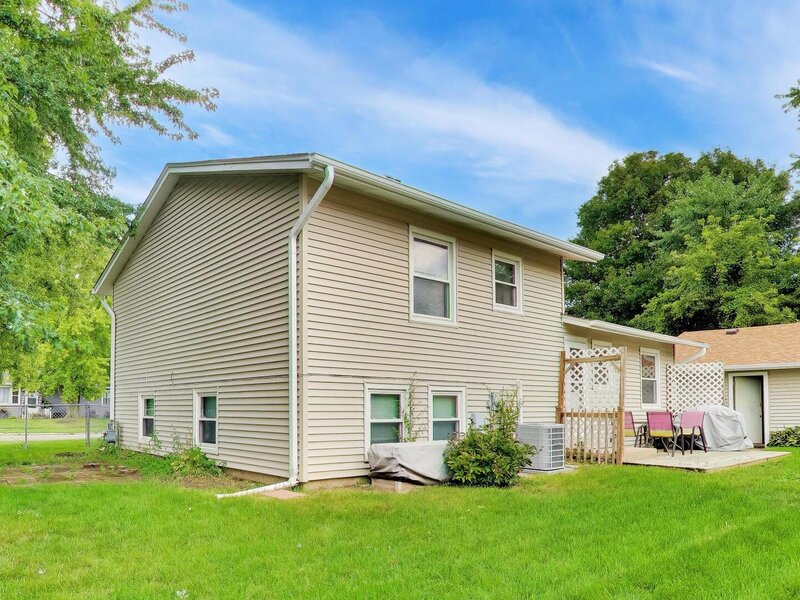 139 W Melody Lane Woodstock IL 60098