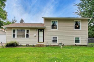 Photo of 139 W Melody Lane Woodstock IL 60098