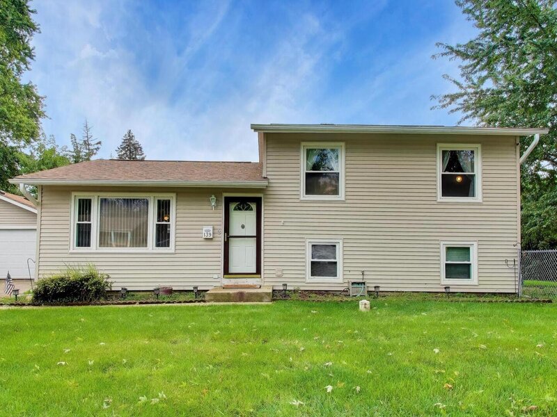 139 W Melody Lane Woodstock IL 60098