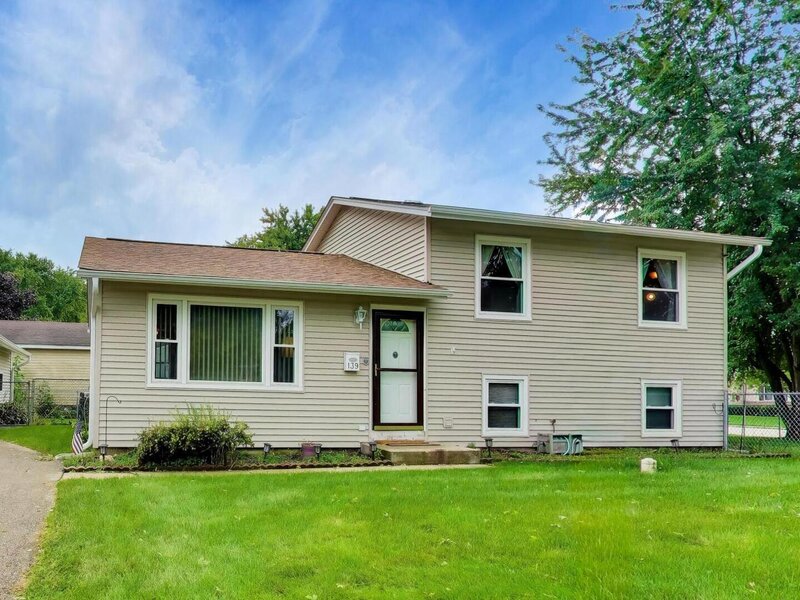 139 W Melody Lane Woodstock IL 60098