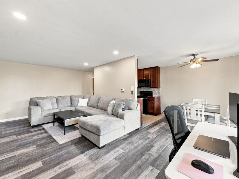 5950 Oakwood Drive Lisle IL 60532