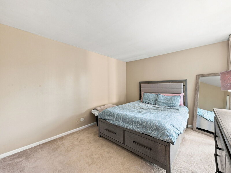 5950 Oakwood Drive Lisle IL 60532