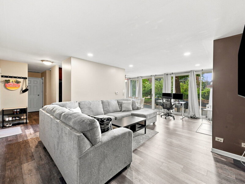 5950 Oakwood Drive Lisle IL 60532