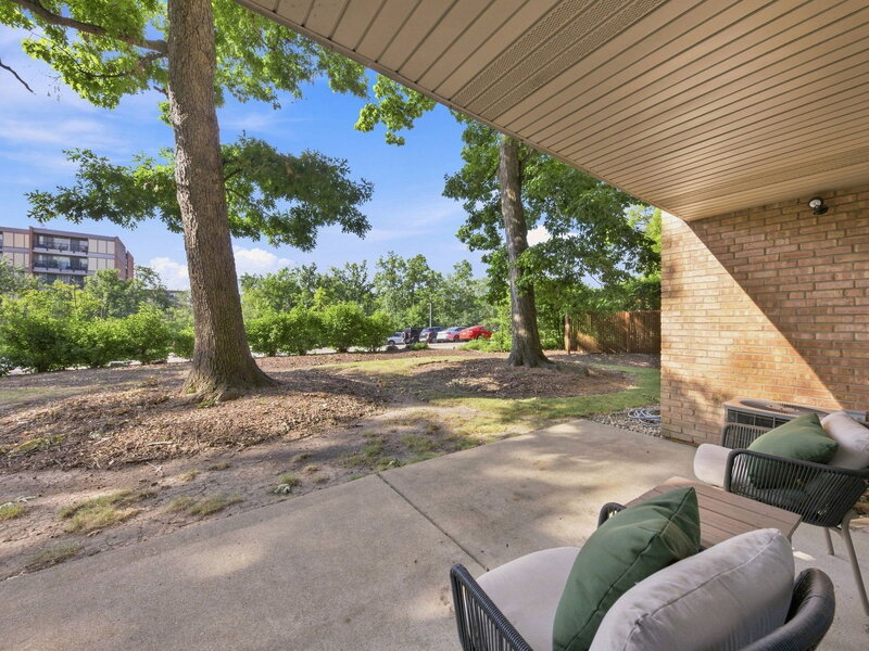 5950 Oakwood Drive Lisle IL 60532
