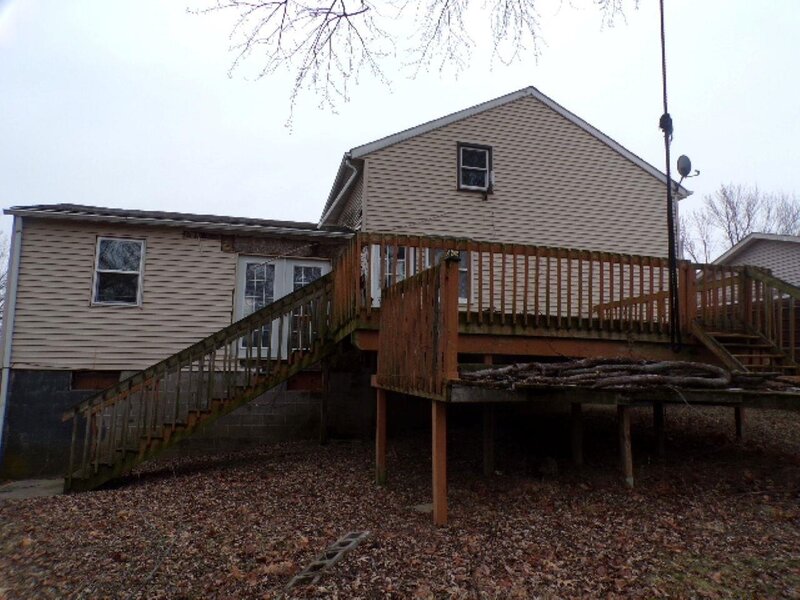 26 Blue Grass Court Davenport IA 52802