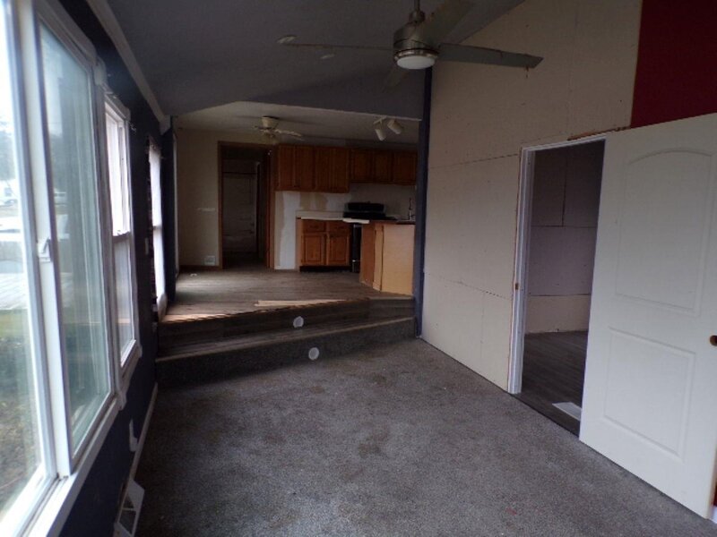 26 Blue Grass Court Davenport IA 52802