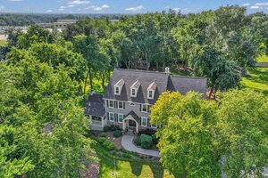Photo of 110 Rolling Knolls Avenue Elgin IL 60120