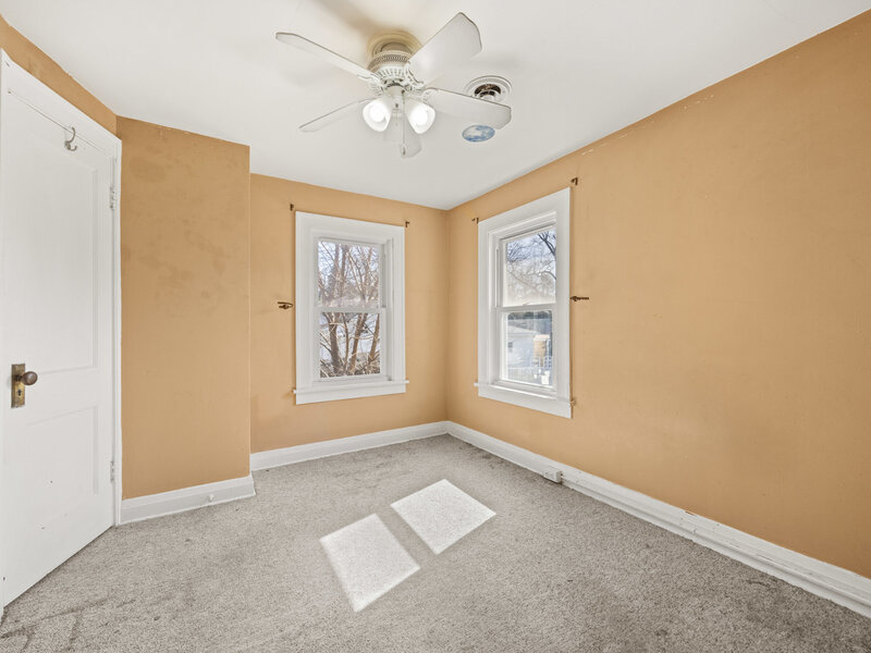 604 Illinois Street Lemont IL 60439