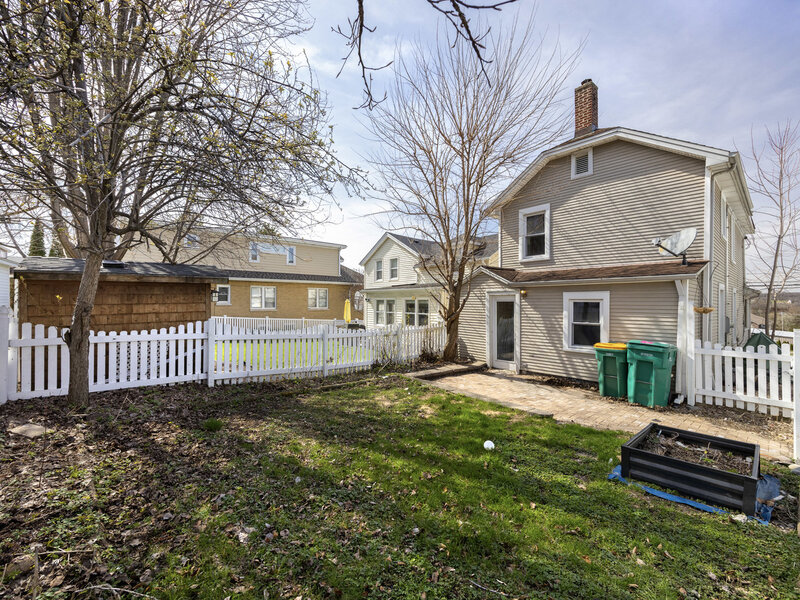 604 Illinois Street Lemont IL 60439
