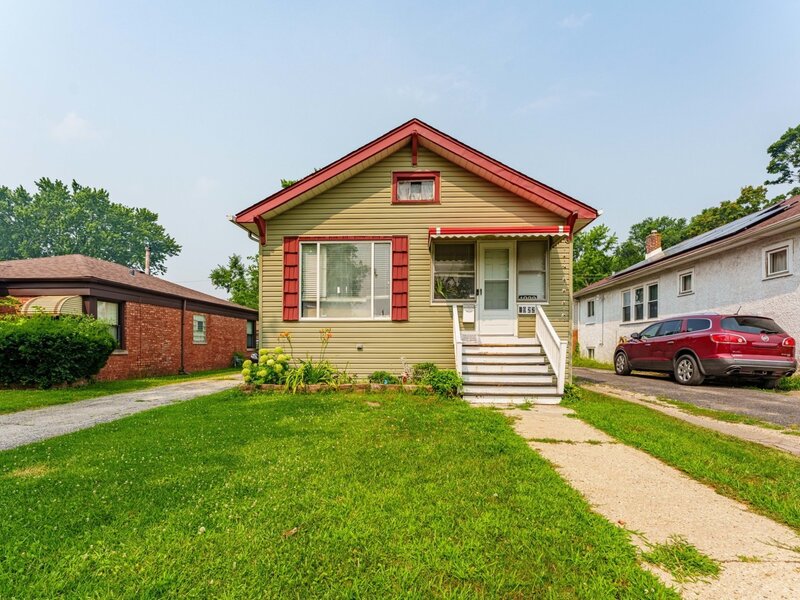 1922 S 18th Avenue Maywood IL 60153
