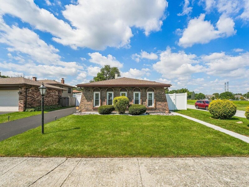 17808 S Hickory Street Lansing IL 60438