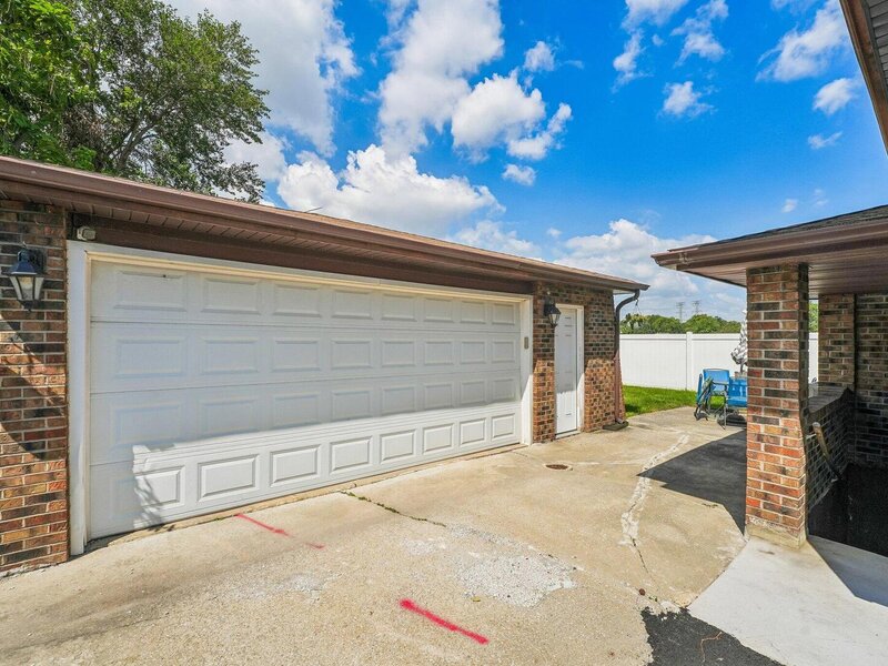 17808 S Hickory Street Lansing IL 60438