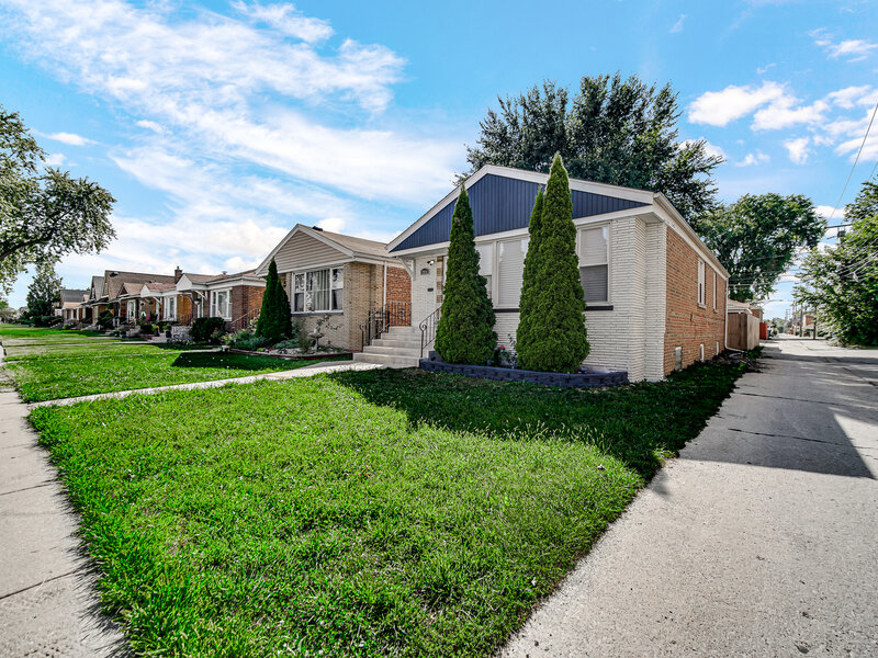 7914 S Richmond Street Chicago IL 60652
