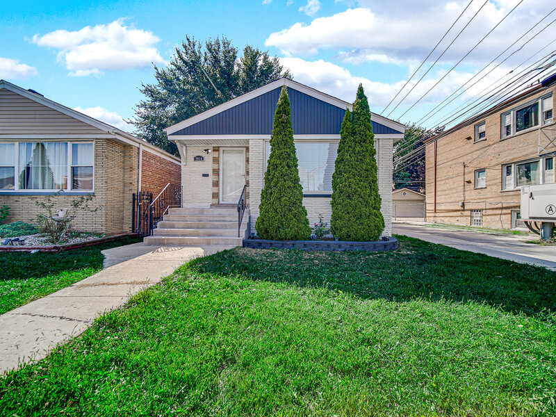 7914 S Richmond Street Chicago IL 60652