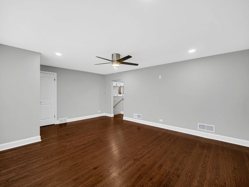 7914 S Richmond Street Chicago IL 60652