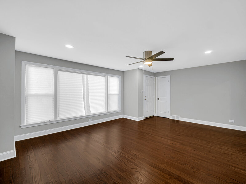 7914 S Richmond Street Chicago IL 60652