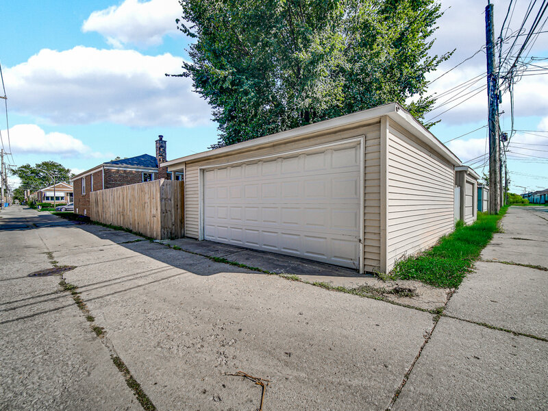 7914 S Richmond Street Chicago IL 60652