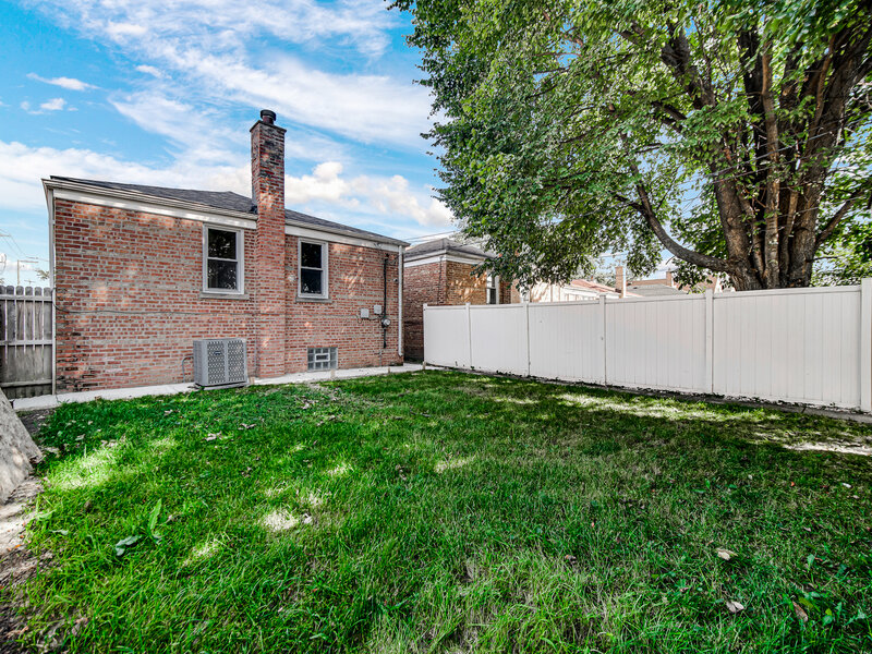 7914 S Richmond Street Chicago IL 60652