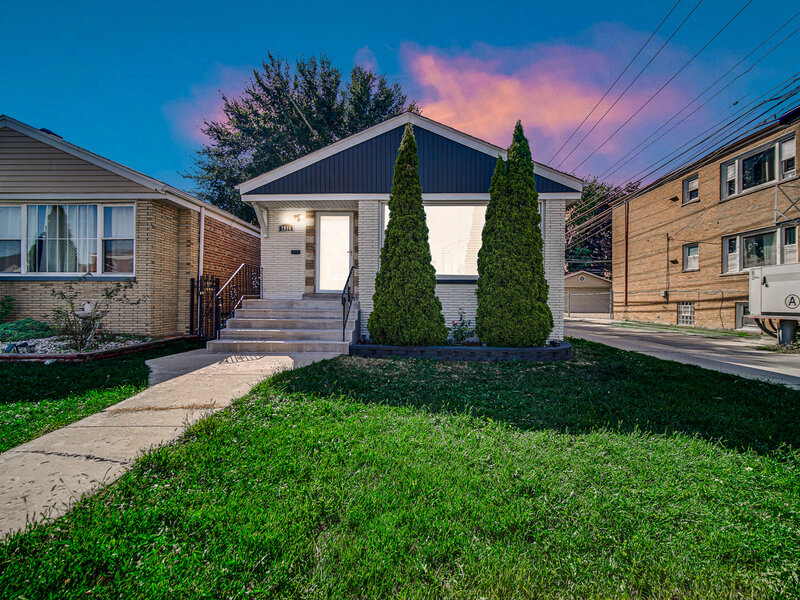 7914 S Richmond Street Chicago IL 60652
