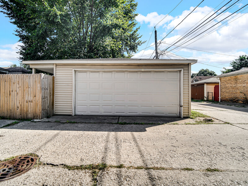 7914 S Richmond Street Chicago IL 60652