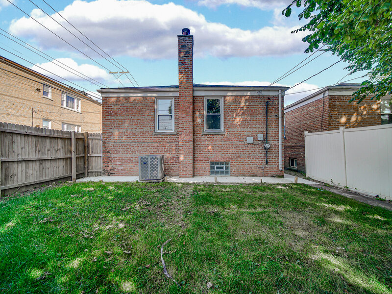 7914 S Richmond Street Chicago IL 60652