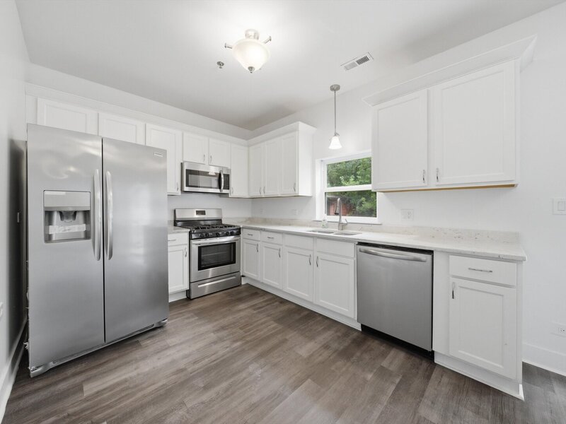 15256 State Street South Holland IL 60473