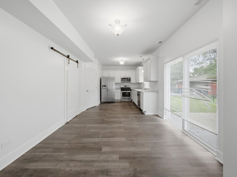 15256 State Street South Holland IL 60473
